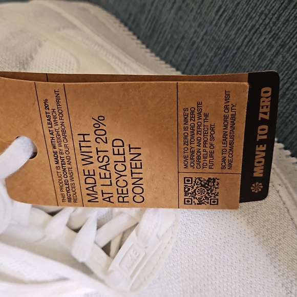 NWT Nike Move to Zero Sneakers - Picture 3 of 5